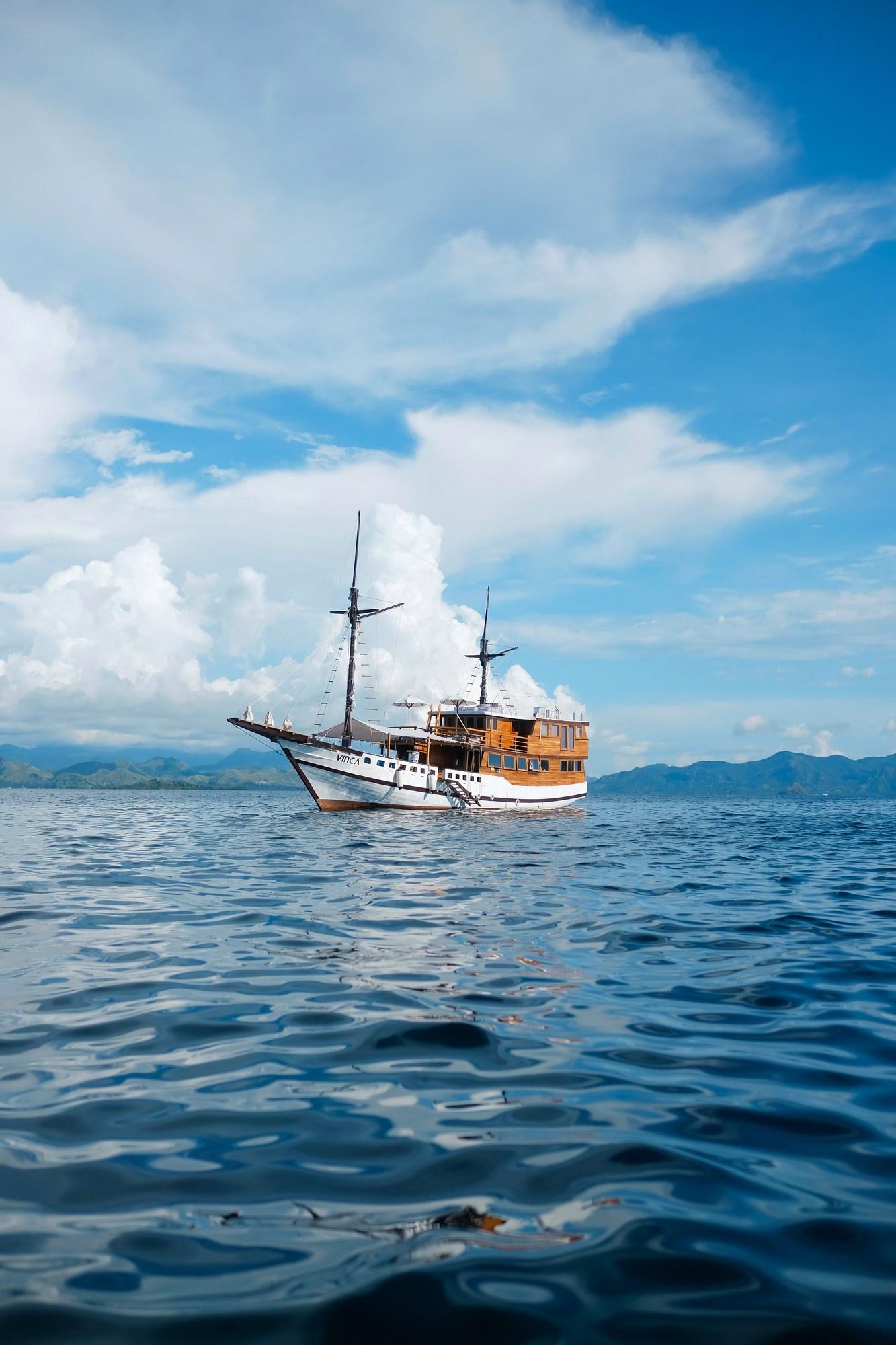Vinca Deluxe Phinisi – Bateau privé à Komodo : Vinca rien que pour vous, tarifé par tranche de voyageurs