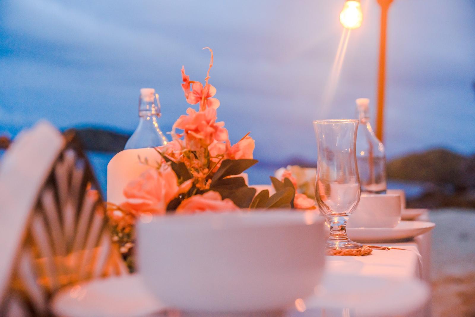 Beach dinner – Vinca Deluxe Phinisi