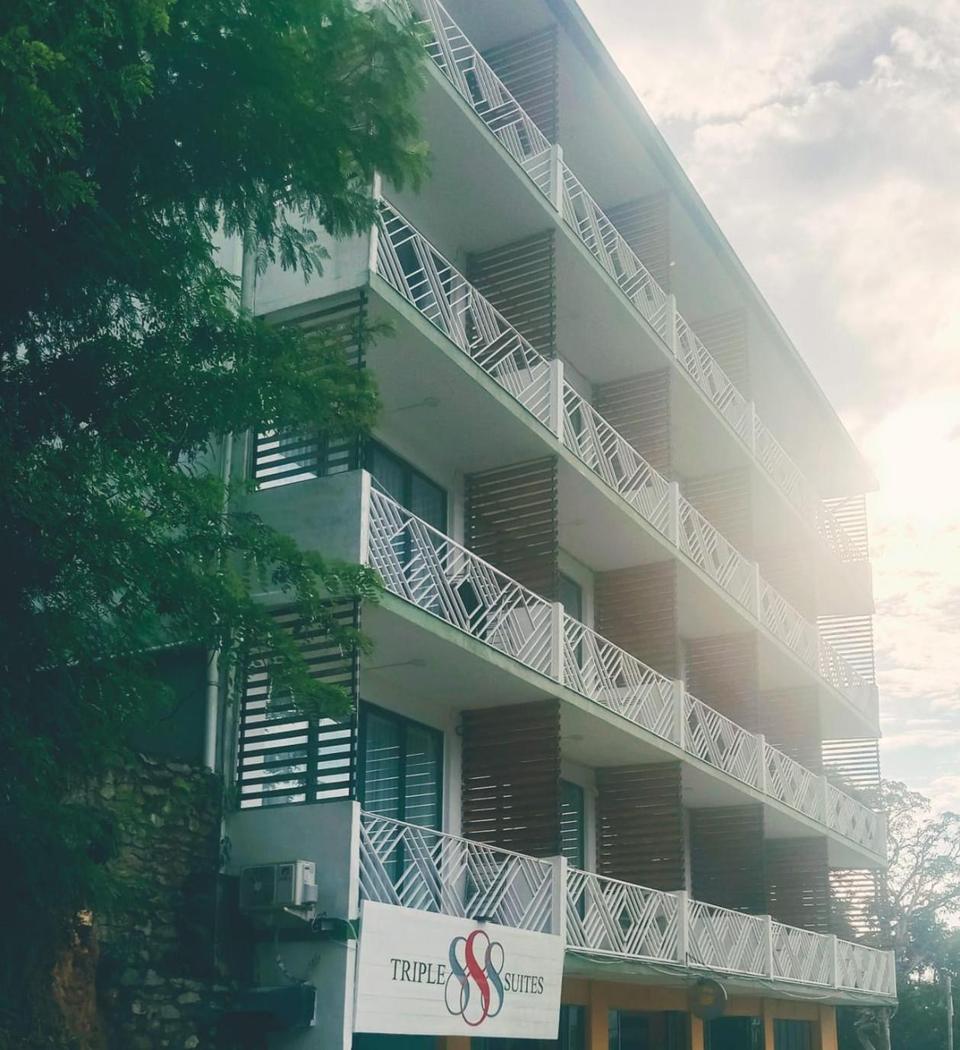 Triple 888 Suites,拉布安巴焦